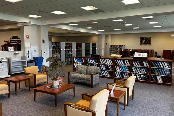 sitting area in the baystate health health sciences library 