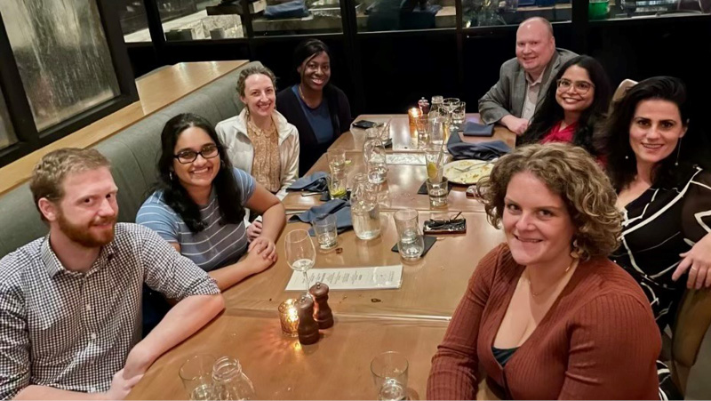 baystate residents, faculty, and alumni enjoy a dinner