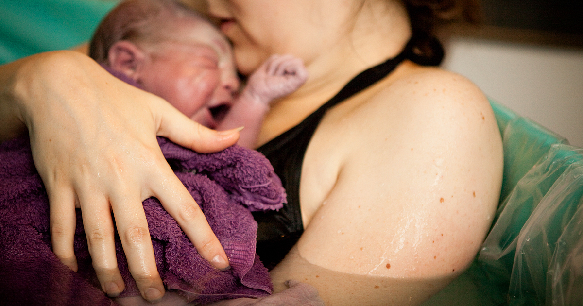 What is Water Birth? Pros and Cons