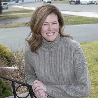 Shannon Schultz Sought Out Dr Kamal Kalia to Cure Her Trigeminal Neuralgia Pain