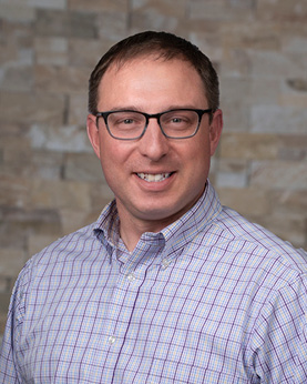 portrait of shawn roggie