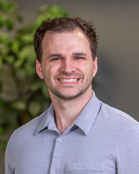 portrait of anesthesiology resident dr. jonas black