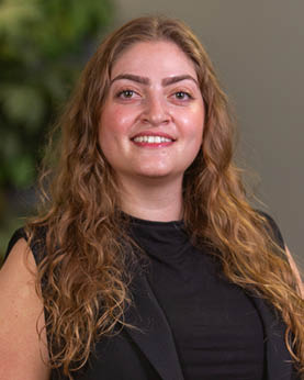 portrait of anesthesiology resident dr. kiana farahbod