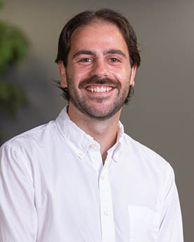 portrait of anesthesiology resident dr. tom notcovich