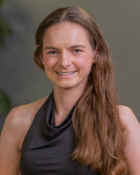 portrait of emergency medicine resident dr. amanda mercer