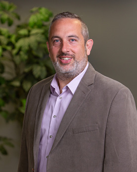 portrait of emergency medicine resident dr. gerardo romeo