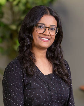 portrait of internal medicine resident dr. muzna ali