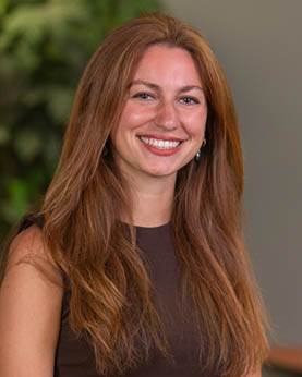 portrait of internal medicine resident dr. adeline bray