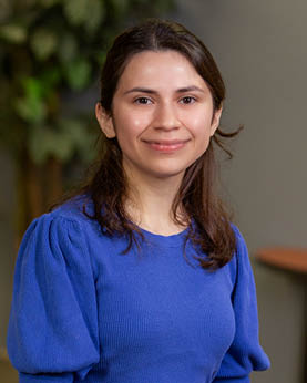 portrait of internal medicine resident dr. cindy peraza