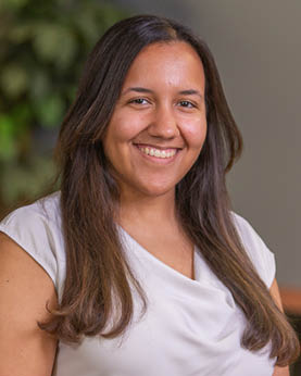 portrait of internal medicine resident dr. eileen ramirez