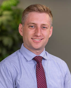 portrait of internal medicine resident dr. alexander van det avont