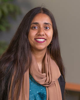 portrait of internal medicine resident dr. senila yasmin