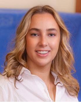 portrait of aliza wolfe