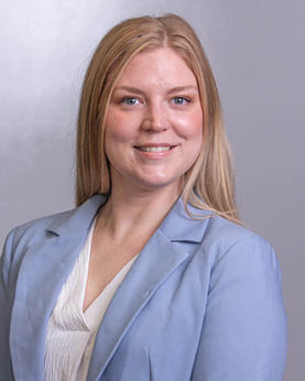 portrait of danielle ellis