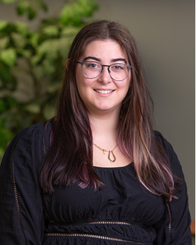 portrait of surgery resident dr. sydney carra